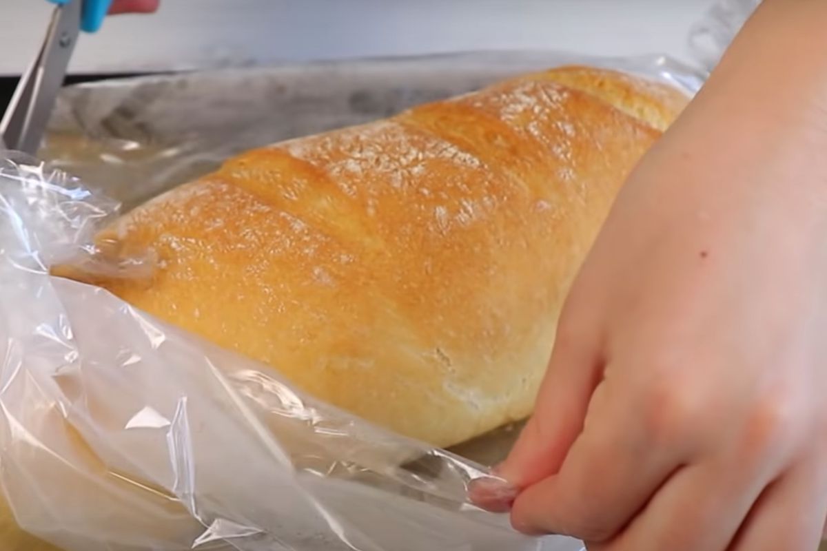 Ви коли-небудь готували хліб в рукаві для запікання? Це щось!. Результат приголомшливий!