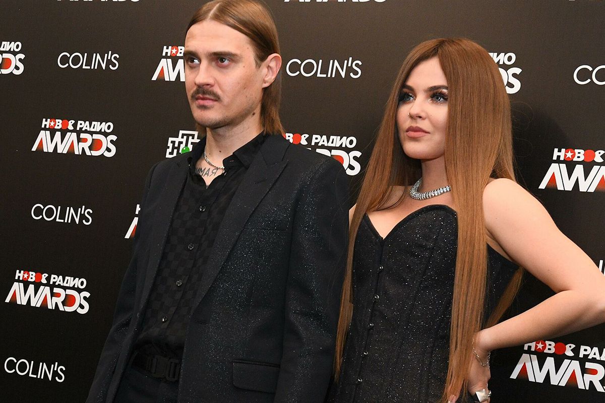 Софія Таюрська підтвердила роман з солістом групи Little Big Іллею Прусікіним. За словами солістки групи, вони почали зустрічатися після його розлучення з дружиною.