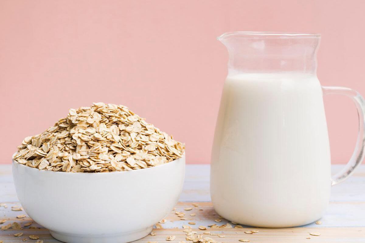 У чому полягають переваги вівсяного молока. Вівсяне молоко є по-своєму корисним для здоров'я.
