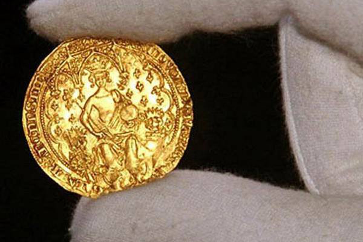 В Англії знайшли дві рідкісні монети, які карбували тільки в XIV столітті. Вони дуже добре збереглися.