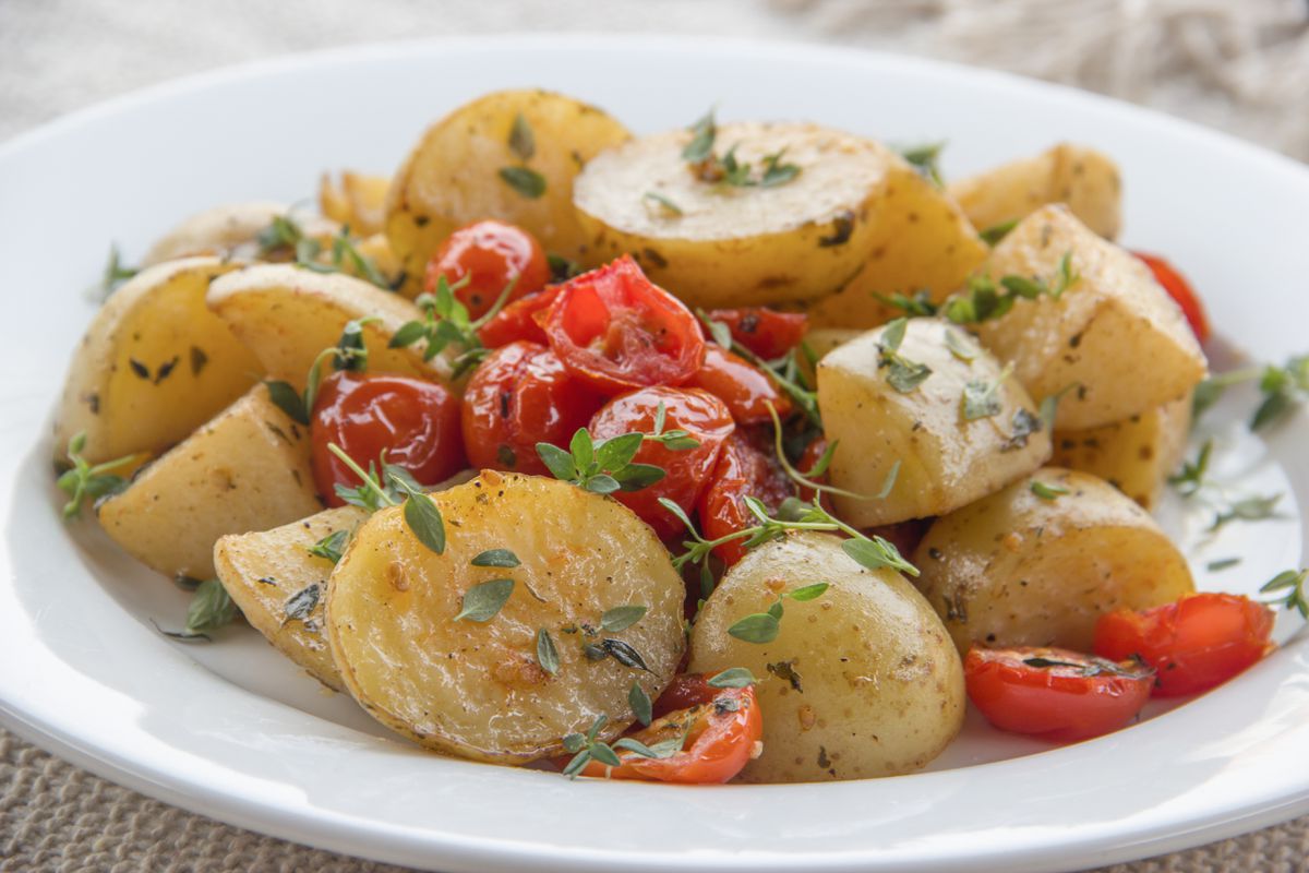 З яким овочем не можна поєднувати картоплю. Це призведе до проблем зі шлунком.