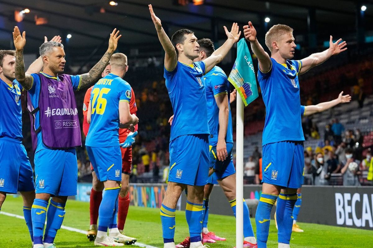 Збірна України вперше в історії вийшла до чвертьфіналу Євро 2020. У важкому матчі в Шотландії українці перемогли шведів.