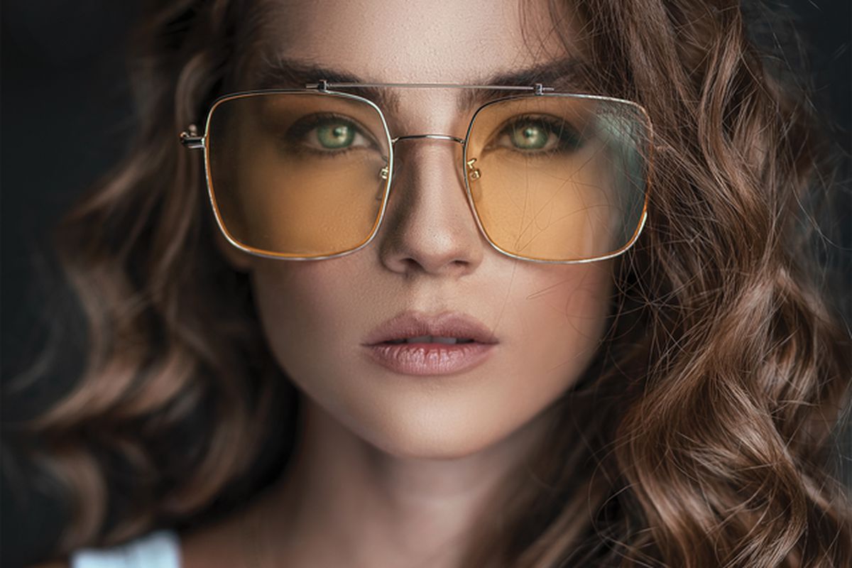 Трендові сонцезахисні окуляри цього літа — стилісти в захваті від цих варіантів. Зірки показали актуальні варіанти сонцезахисних окулярів.