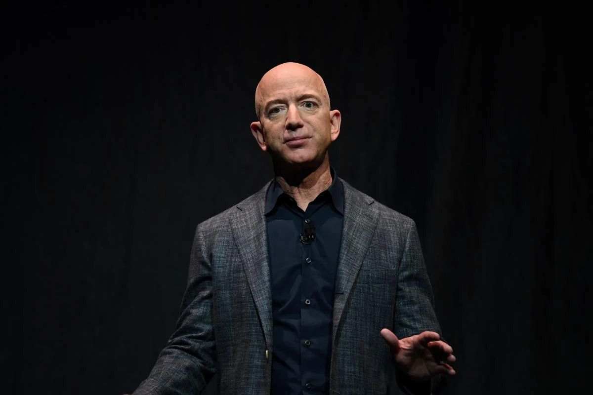Чому Джефф Безос, найбагатша людина у світі. Засновник Amazon вибирає швидкість: "ви можете прийти до мудрого висновку, коли він буде вже не актуальний".