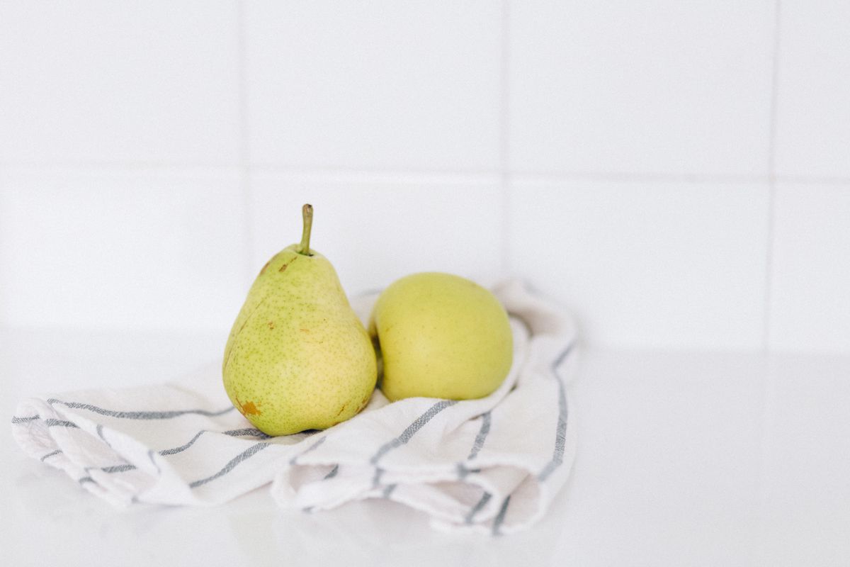 Чому яблука й груші є відмінними помічниками під час схуднення. Властивості яблук і груш допомагають людині під час схуднення.