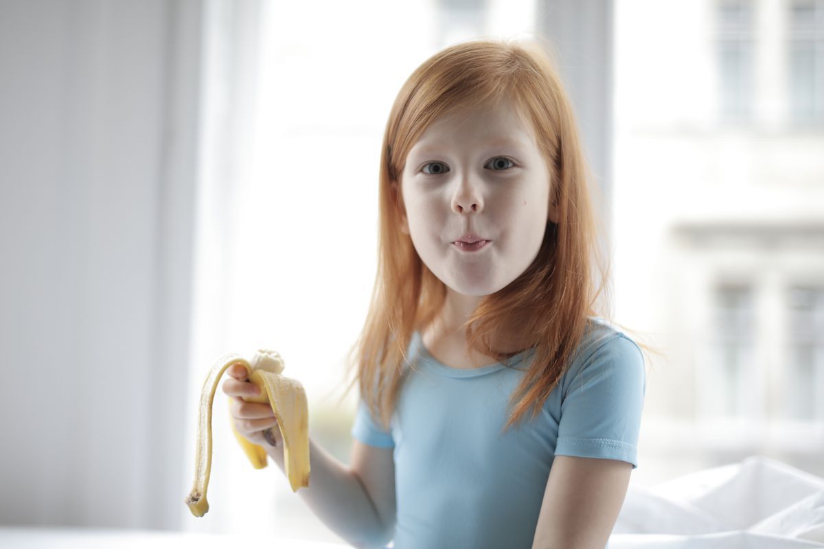Вчені розповіли, як збільшити споживання овочів та фруктів дітьми. Тривалість обіду впливає на кількість вжитих дітьми фруктів і овочів.