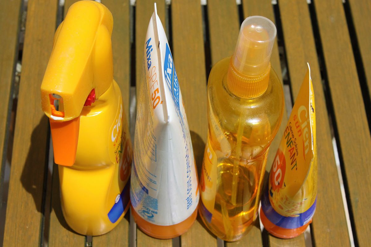 Небезпека використання простроченого сонцезахисного крему. Чи можна використовувати SPF-захист з вичерпаним терміном придатності.
