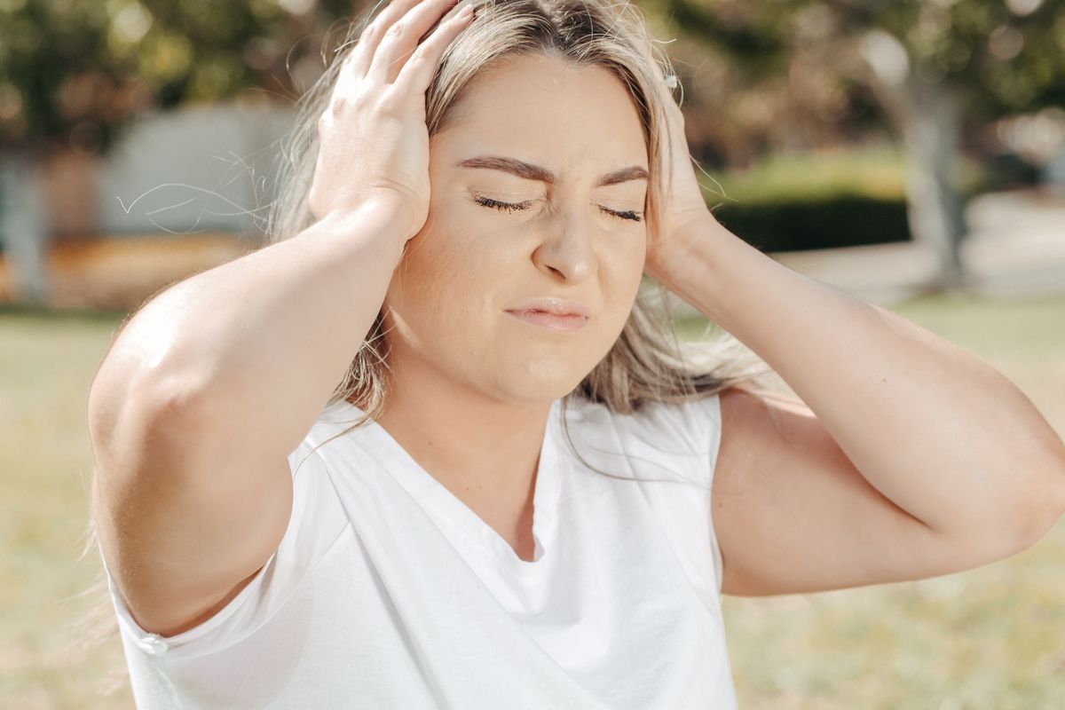 Через ці 3 причини може відчуватися головний біль. Головний біль може виникати й через незвичні причини.