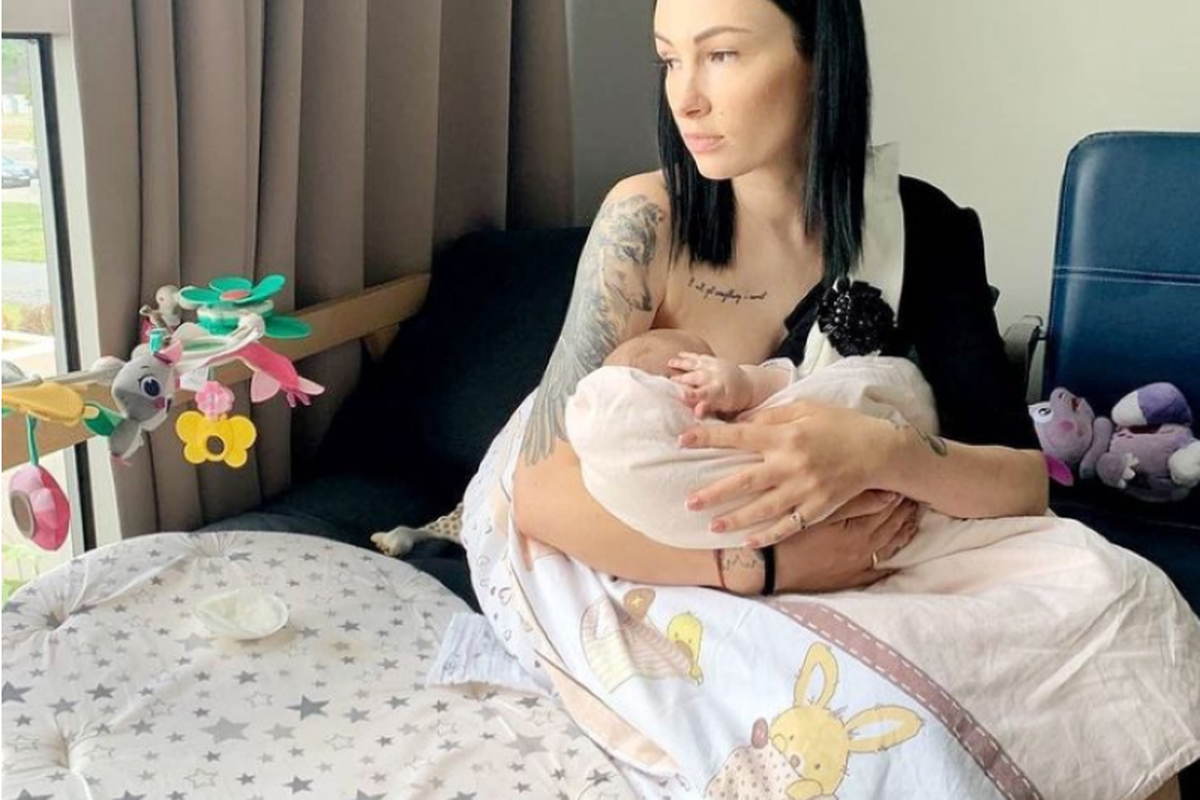 Анастасія Приходько вперше засвітила обличчя маленького сина Луки. Співачка опублікувала добірку кадрів з малюком.