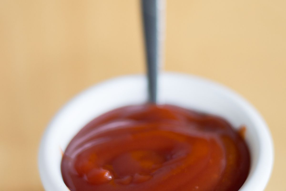 Чому в будинку обов'язково повинен бути кетчуп. Які властивості кетчупу можуть стати в нагоді в побуті.