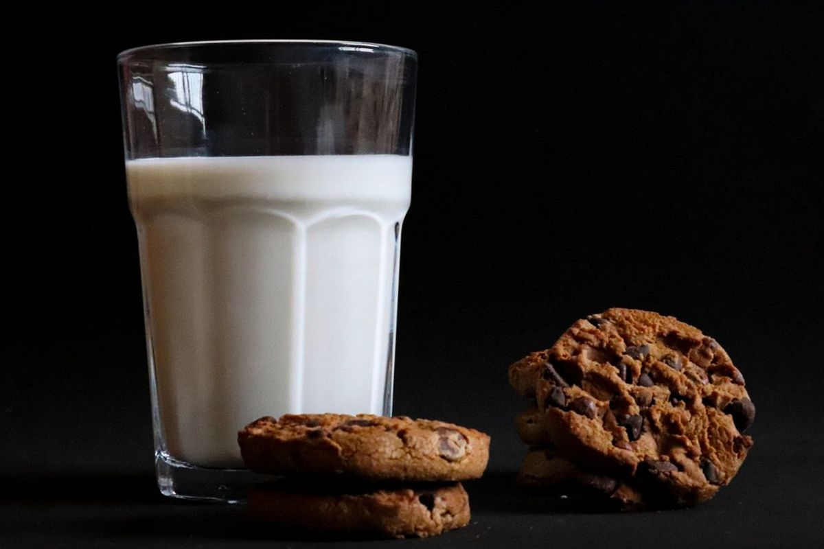 Вчені назвали молоко напоєм, що продовжує життя. Вживання молока може носити оздоровчий ефект.