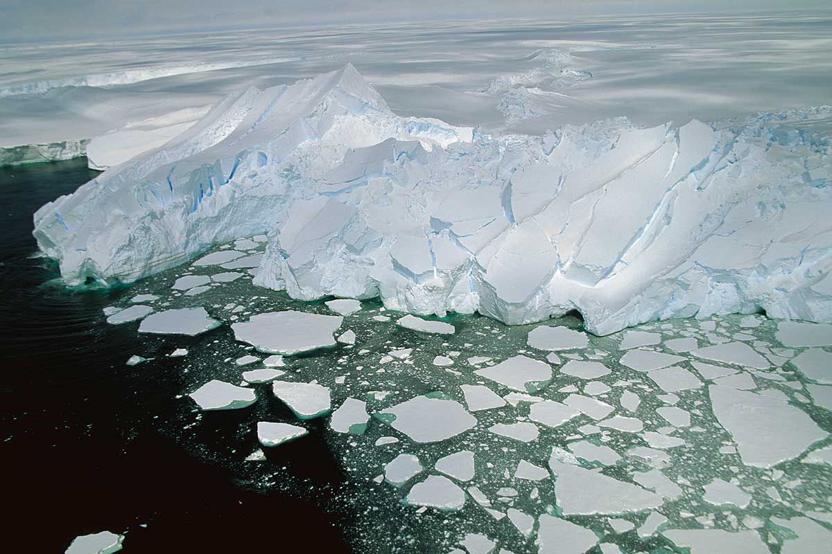 Танення полярного льоду призводить до зрушення земної кори. Вчені проаналізували супутникові дані з 2003 по 2018 роки.