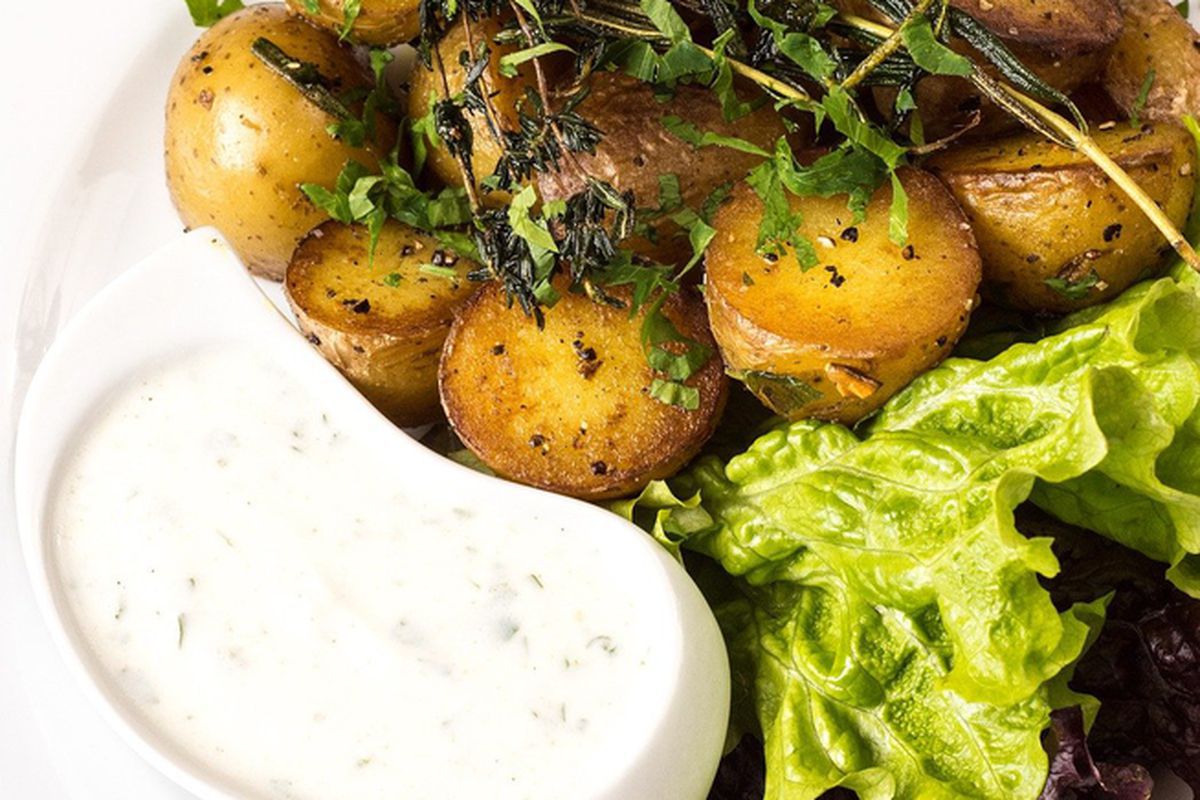 Які спеції слід додати в картоплю, щоб вона вийшла смачною і ароматною. Приправи для картоплі.