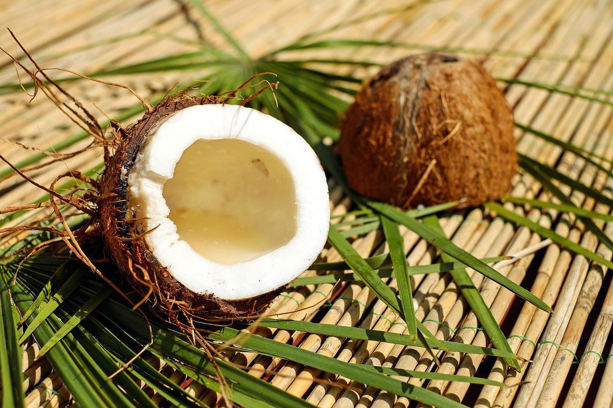 Тайфуни на Філіппінах привели до дефіциту кокосів. Корпорація Mars попередила про тимчасове обмеження поставок Bounty-батончиків з кокосовою начинкою.