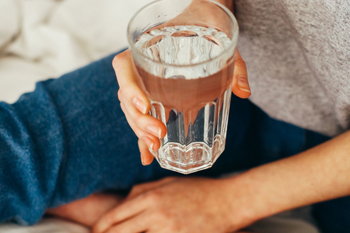 Як дві склянки гарячої води, випиті зранку, допоможуть скинути вагу. Гаряча вода вранці здатна «завести» організм на весь день.