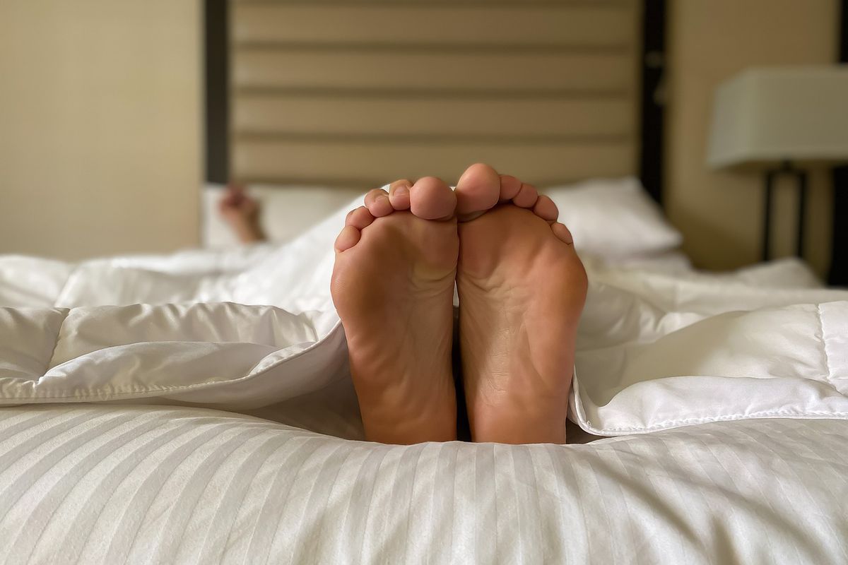 7 важливих переваг сну на лівому боці для здоров'я. Хочете бути здоровішими, не відчувати втоми після ночі і вранці виглядати на всі сто? Допомогти може зміна пози під час відпочинку!