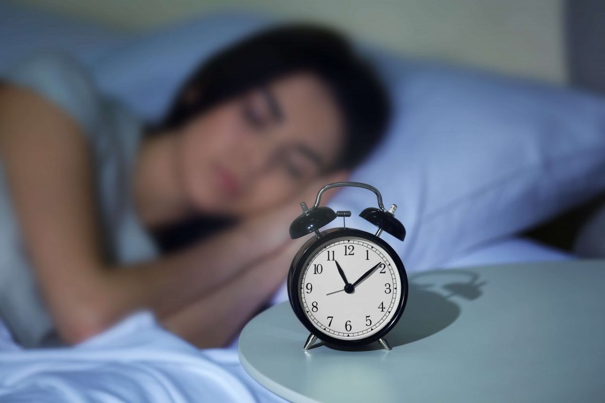 Названо найкращий проміжок часу, у який треба лягати спати. Відхід до сну у проміжку між 22.00 і 23.00 найкраще впливає на здоров'я людини.