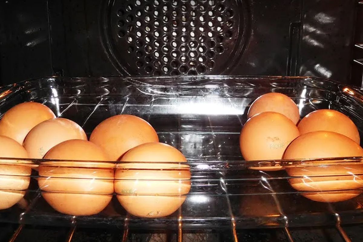 Як зварити багато яєць в духовці без води. Спосіб, який здивує навіть навчених досвідом господинь.