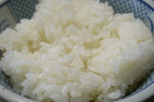 Чому рис, що постояв у холодильнику, вважається корисним