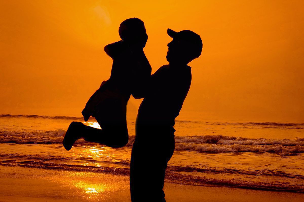 Чому батько повинен проводити достатньо часу з дитиною. Увага батька є дуже важливою для дитини.