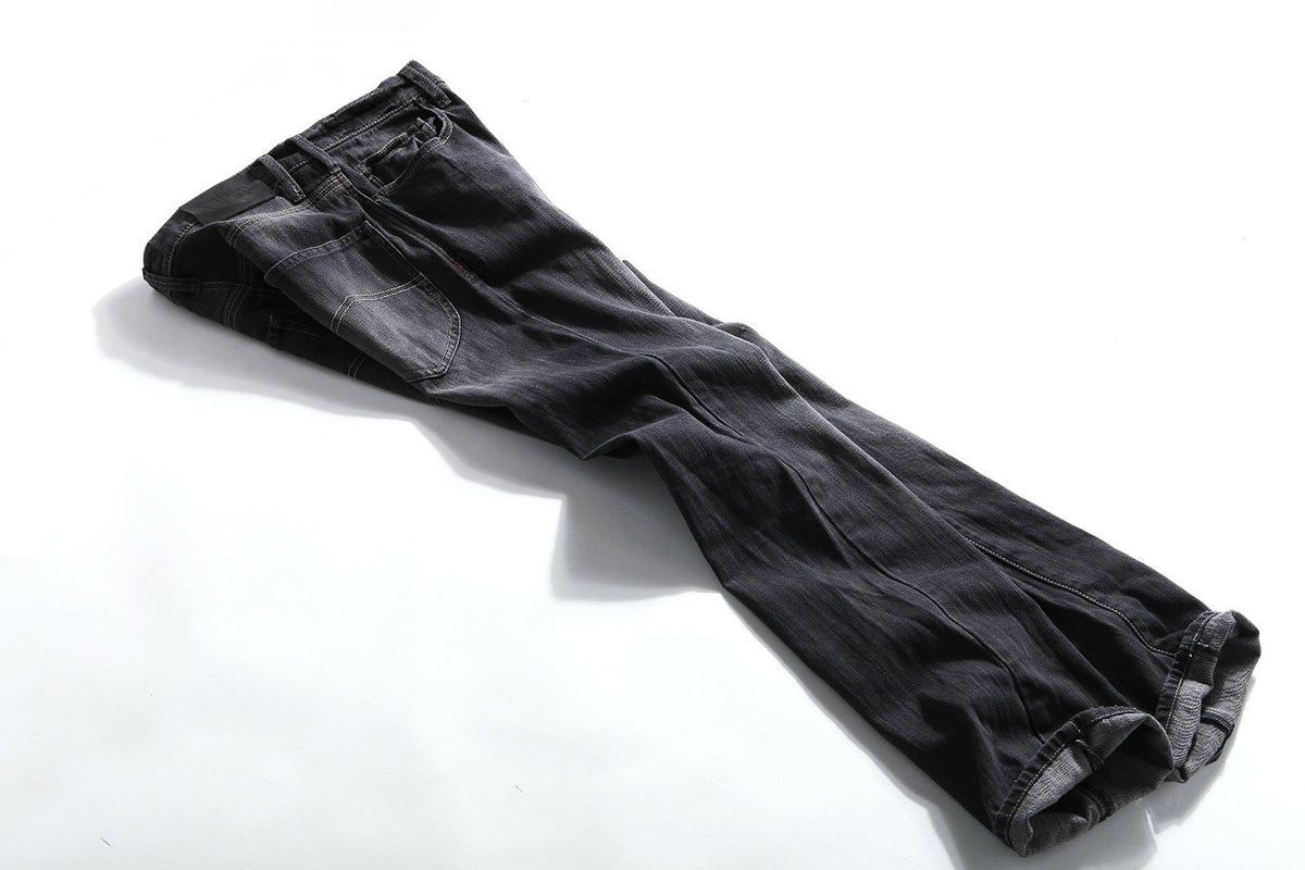 Блогерка розкрила правильний спосіб прання темних джинсів. Відповідний ролик з'явився на її сторінці в Instagram.