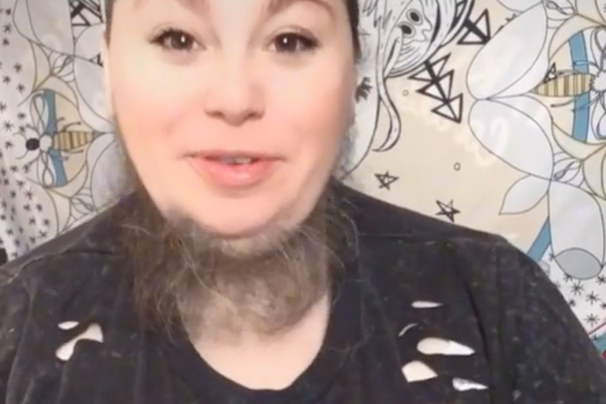 Жінка зважилася показати свою густу бороду і стала зіркою TikTok. Це рішення змінило її життя.