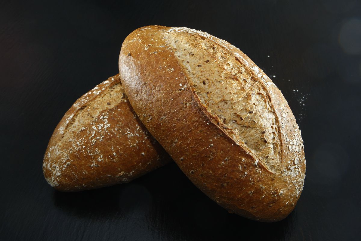 Чому хліб можна вважати корисним для здоров'я людей. У хлібі є багато корисних речовин.