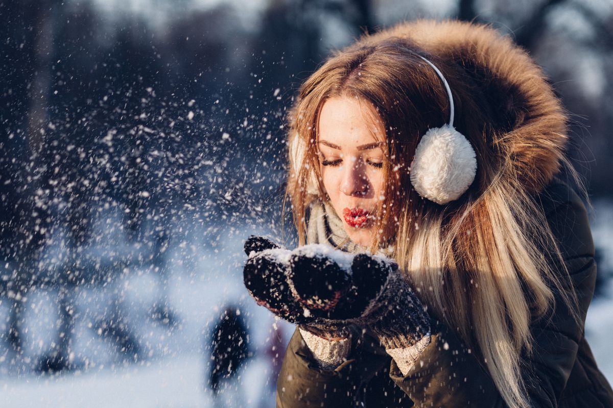 Яку користь для здоров'я людини приносить зима. Зима є досить корисною для людського здоров'я.
