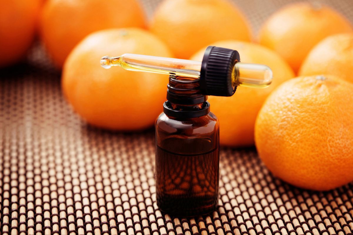 Як ефірна олія мандарина допомагає доглядати за шкірою та волоссям. Мандаринова ефірна олія є гарним помічником у догляді за волоссям і шкірою.