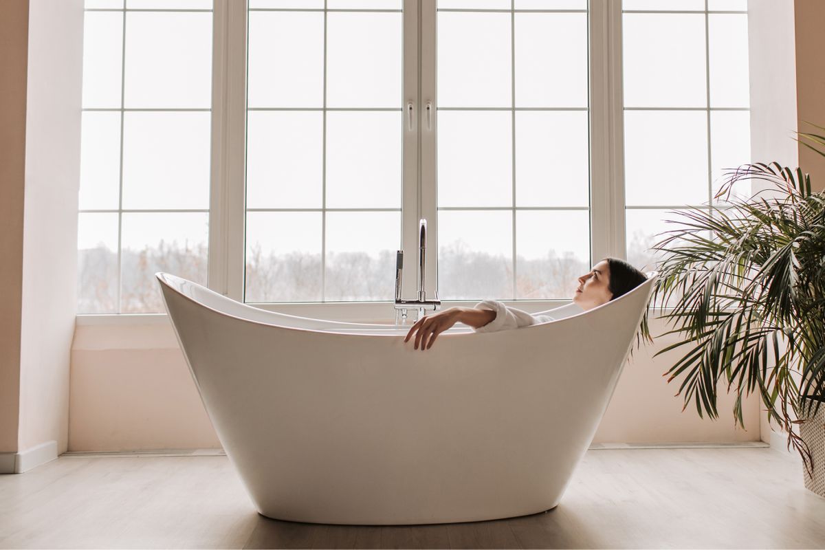 Чому теплі ванни вважаються корисними для здоров'я. Від теплих ванн можна отримати багато позитивних ефектів.