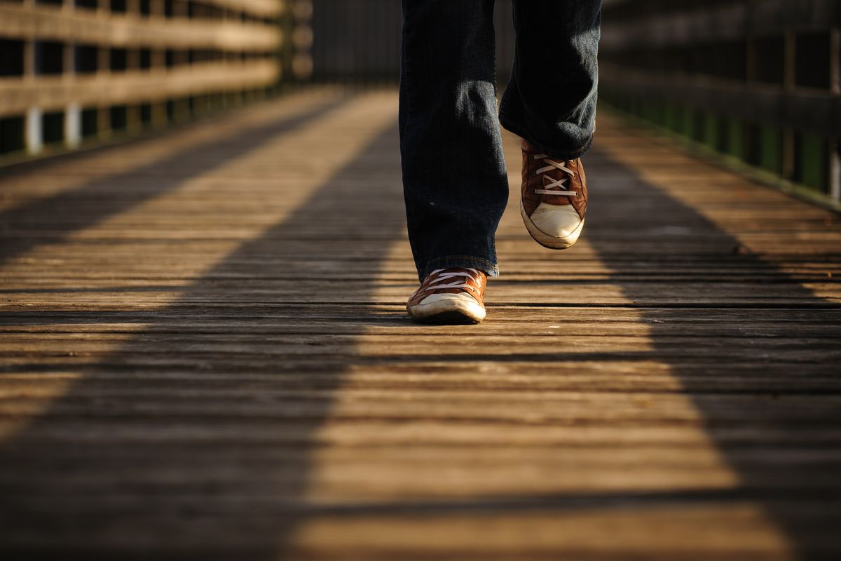 Вчені з'ясували, скільки людям від 60 років потрібно проходити кроків в день для здоров'я. Питання про кількість кроків давно залишається спірним і продовжує досліджуватися.