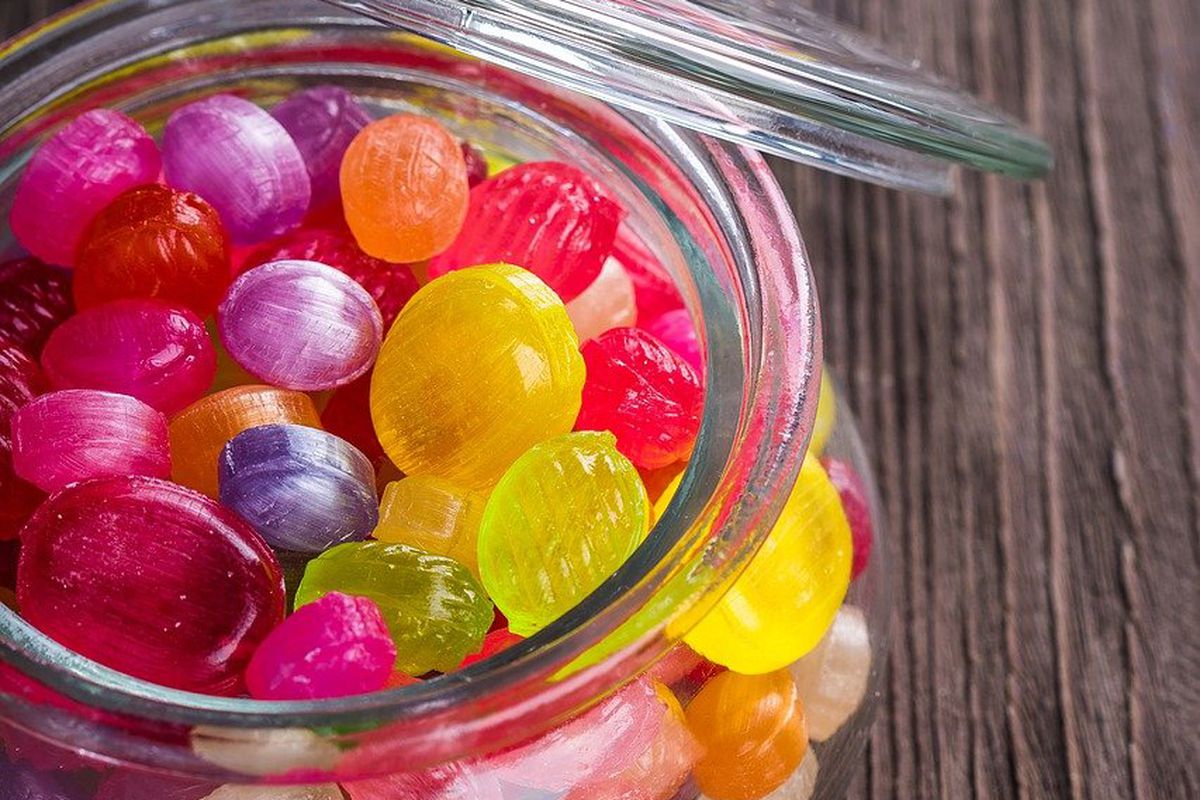 Фахівці перерахували продукти, які допомагають подолати потяг до солодкого. Як перестати їсти солодке.