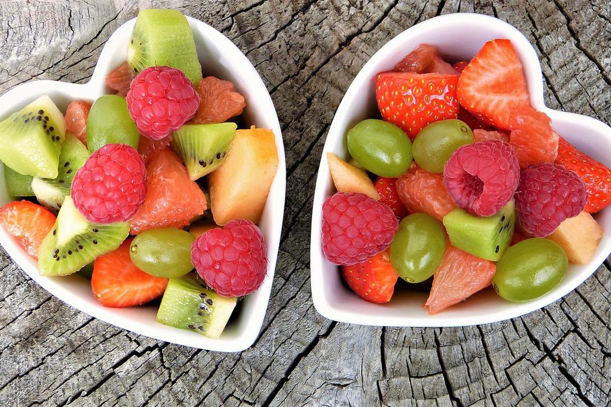 У яких фруктах мало цукру?. Скільки цукру міститься в фруктах, які ви вживаєте.
