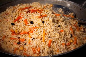 Як правильно — замочувати чи промивати рис, щоб приготувати смачний плов