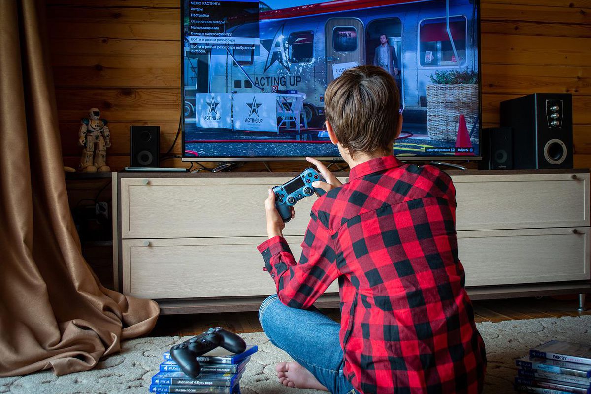 Нове дослідження вчених показує, що відеоігри значно підвищують інтелект у дітей. Багато батьків відчувають себе винними, коли бачать, як їхні діти годинами грають у відеоігри.