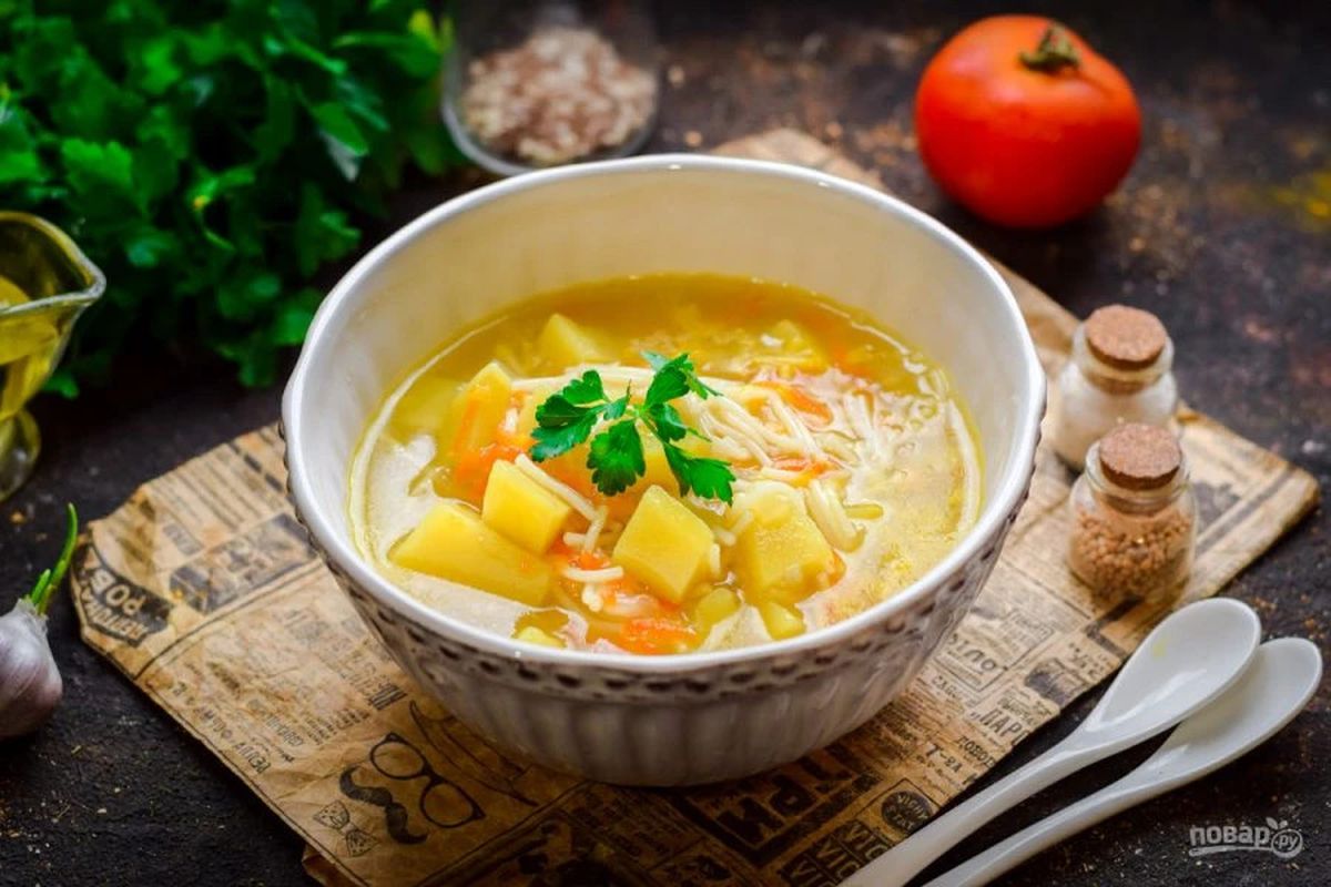 Наваристий овочевий суп, який можна їсти хоч кожен день — і м'яса не потрібно. Вершковий, ніжний, ситний овочевий супчик ідеально впишеться в щоденне меню!
