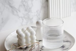 Склянка з водою, сіллю та оцтом: прибираємо негативну енергію в будинку