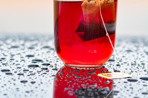 Чому не можна пити гарячий чай та інші небезпеки напою