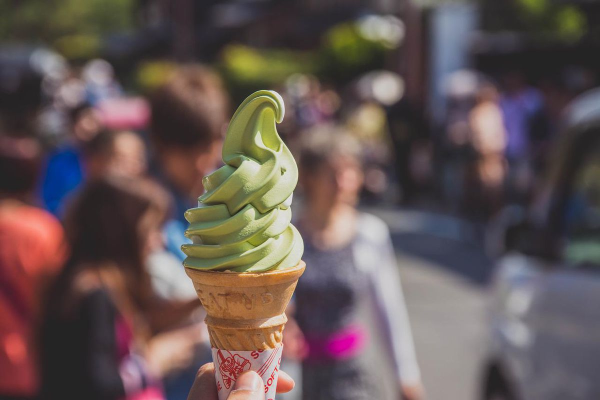 Не тільки біль в горлі: як наш організм реагує на морозиво в спеку. Холодна їжа в жаркий день небезпечна серйозними наслідками для всього організму.