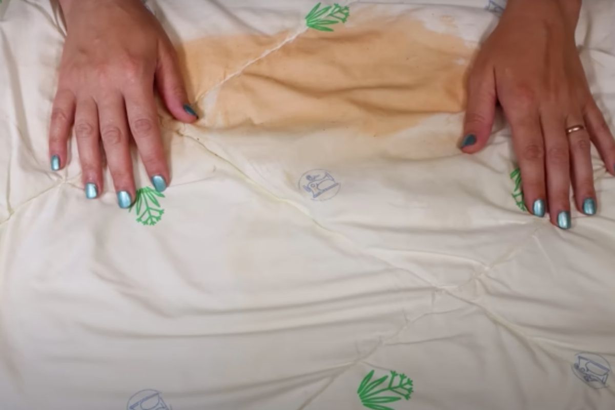 Два простих інгредієнти, і ваші подушки і ковдри будуть ідеально чистими. Як правильно і чим випрати ковдри і подушки?