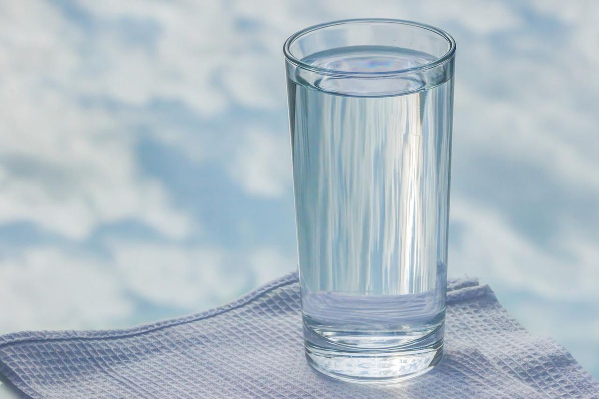Яку воду найкраще пити для гарного самопочуття. Відповідь дали вчені.