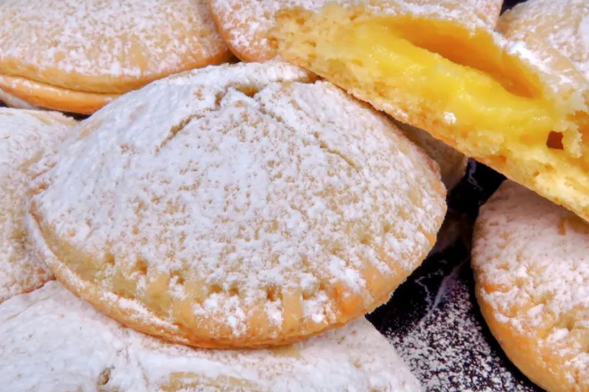 Ідеальне італійське печиво з начинкою — аромат і смак запам'ятаються надовго. Ідеальне поєднання м'якого пісочного тіста і ніжної начинки з цитрусовими нотками.