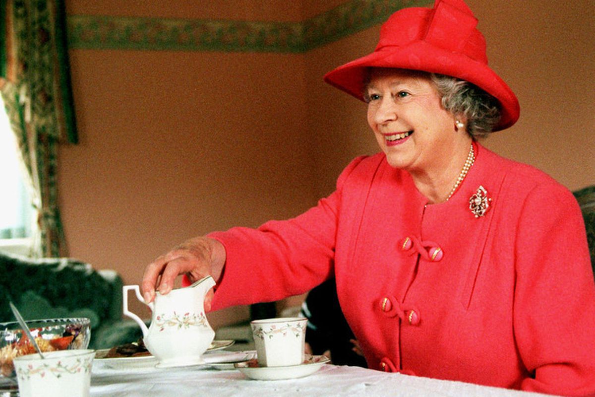 Секрет довголіття англійської королеви — страви, які Єлизавета II їла щодня. Єлизавета строго стежила за своїм раціоном.