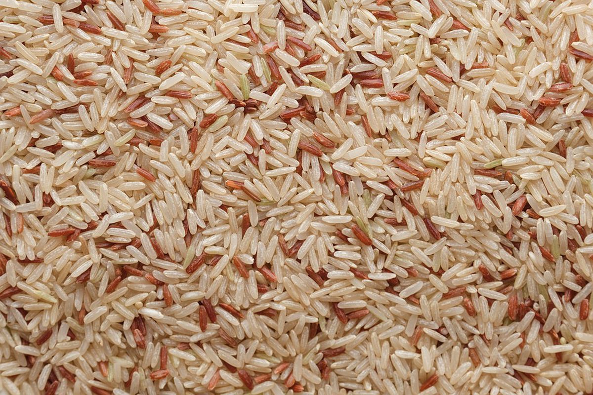 Який рис найкорисніший для здоров'я: білий, бурий чи золотистий. Від виду рису залежать його властивості, тому будьте уважніші в магазині.