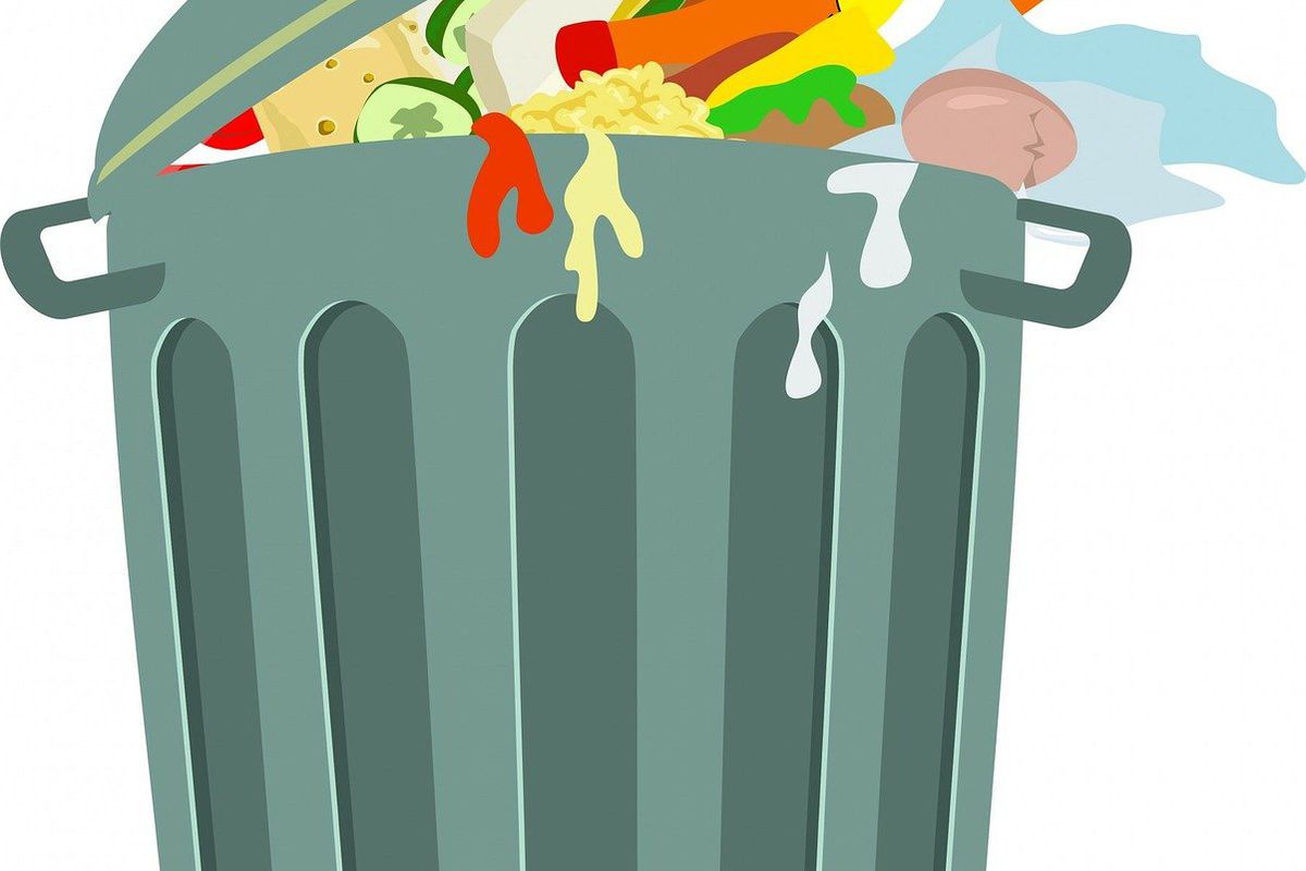 Боремося з неприємними запахами з відра для сміття на кухні. 3 простих способи, які варто взяти на замітку.