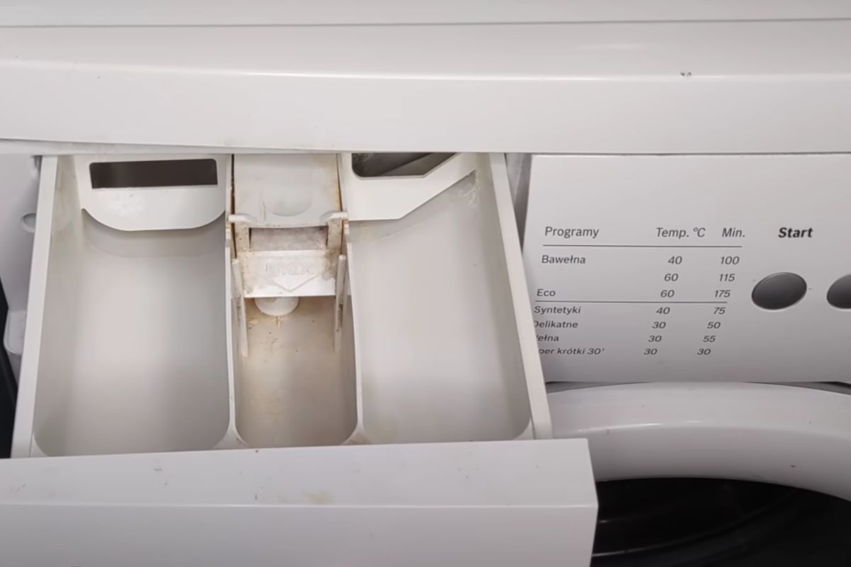 Видаліть з лотка пральної машини старий порошок, накип, цвіль простим способом. Лоток пральної машини буде як новенький!
