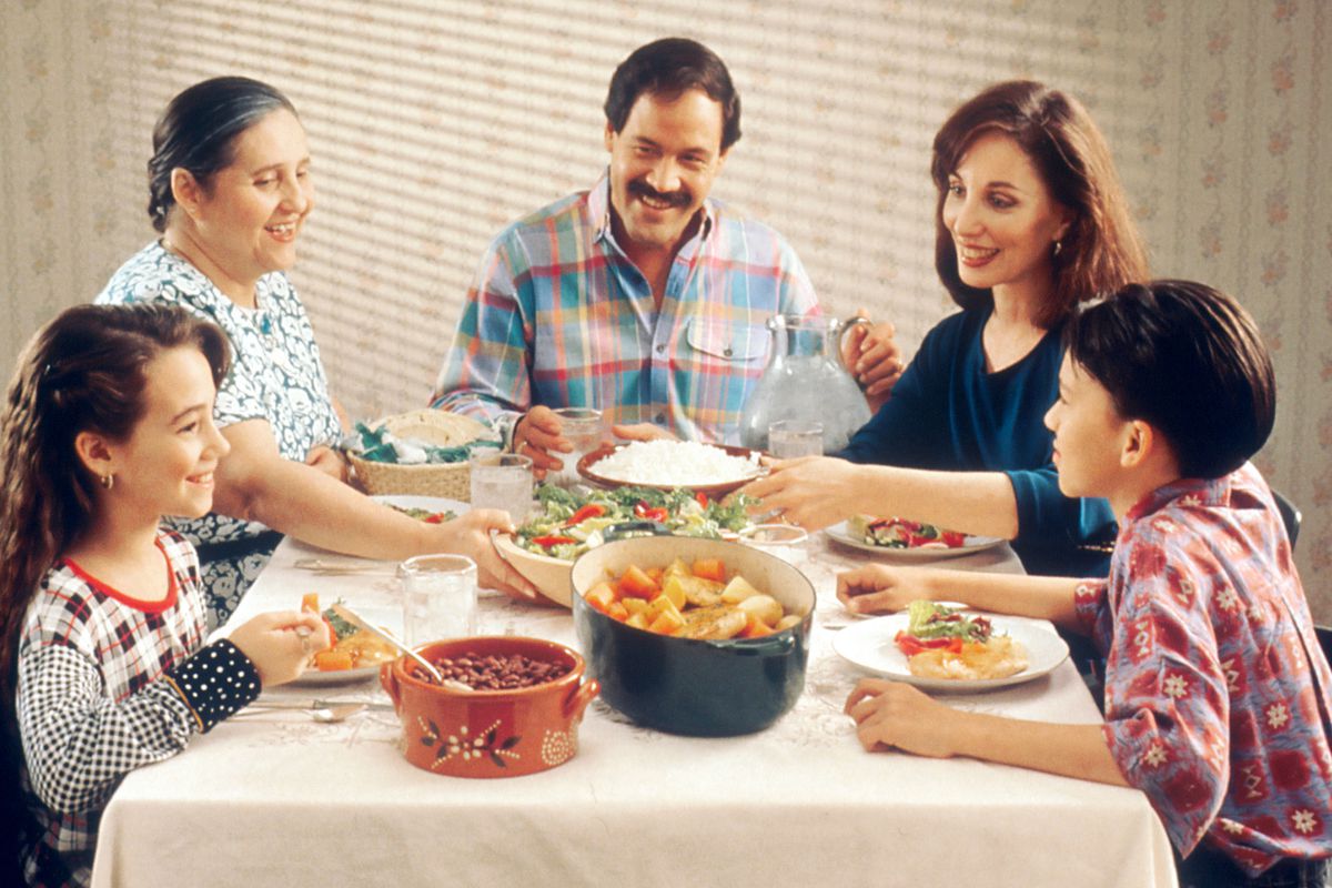 Ось чому треба вечеряти разом усією родиною: дивовижний факт. Дослідження американських фахівців.