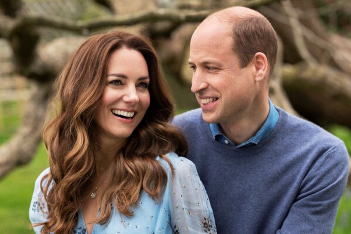 Кейт Міддлтон і принц Вільям чекають на четверту дитину. Кейт Міддлтон вагітна? У західній пресі активно поширюють цю інформацію, але офіційних заяв поки не було.