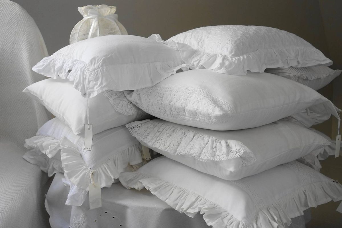 Прикмети з подушкою: що категорично не можна робити з постільною річчю. Народні повір'я пов'язані з подушками.