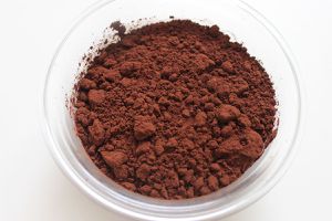 Блогерка використала какао замість сухого шампуню та відзначила його ефективність